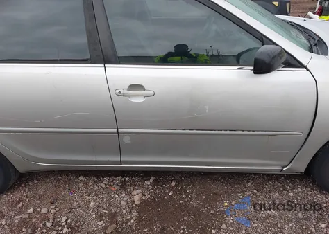 2005 Toyota Camry Std z USA, uszkodzony, nr VIN JTDBE32K853028922